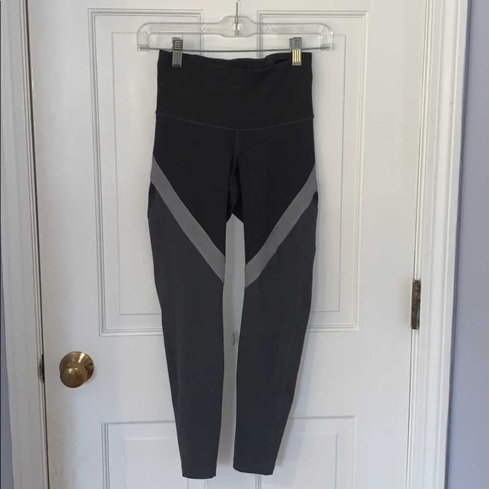 Old navy grey and black‎ yoga leggings